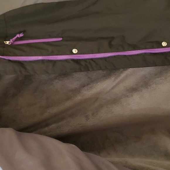 Woman's Snow Jacket - Picture 11 of 15